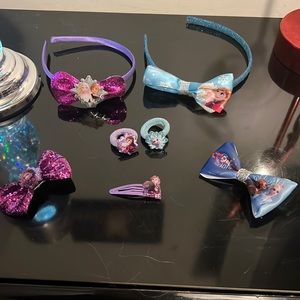 Girls accessories Frozen 2 headbands, 1 clip, 2 bows and 2 ties